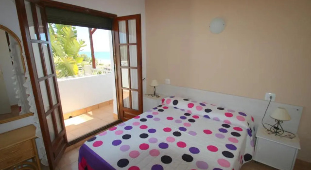 Casas Blancas 12, Забронировать Отель Отели El Baix Camp с бассейном, Бассейн