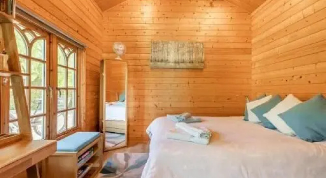 Violet Lodge, Book Hotel Hoteller i Neatishead med parkering, Parkering