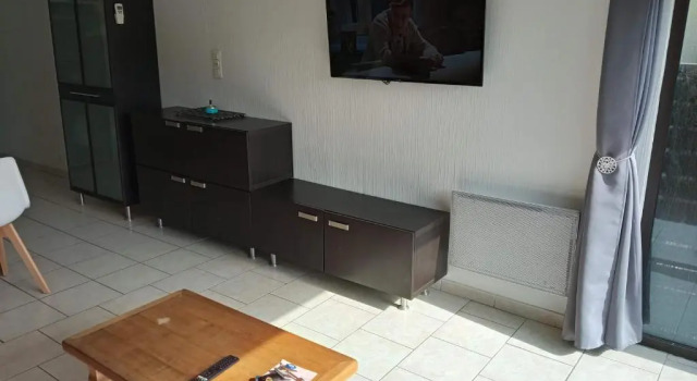 Aigues-Mortes - Agreable T.2 - (+ de 40m² ), Rezerwuj Apartament Hotele w Camargue z parkingiem, Parking
