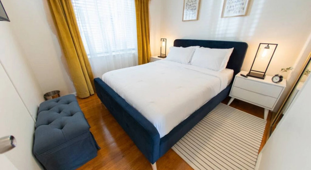 TASTEFUL SPACIOUS 3-BEDROOM HOME WITH HOT TUB ONLY MINUTES FROM DISNEYLAND  (p56)