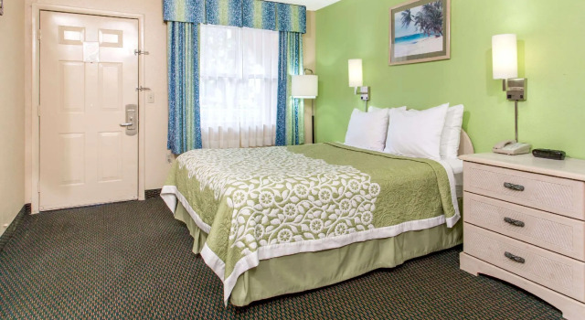 Двухместный номер Standard Days Inn by Wyndham Bradenton I-75