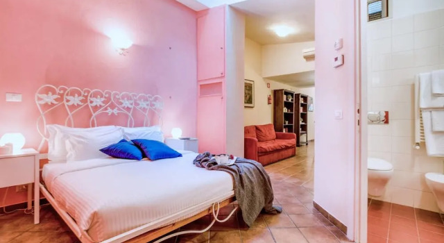 Sweet Little Studio in the Heart of Trastevere, Prenota Hotel Trastevere Roma
