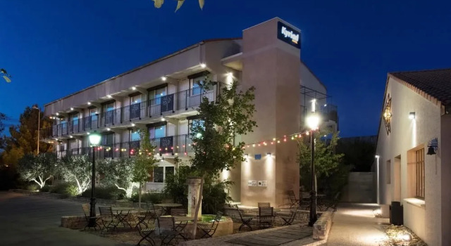 Hôtel Kyriad Avignon - Le Pontet, Prenota Hotel Hotel a Alvernia con parcheggio, Parcheggio