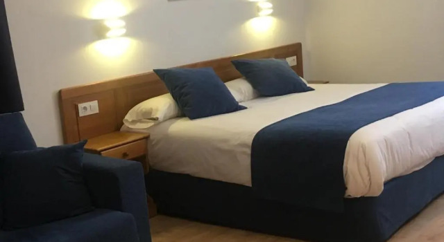 Полулюкс Hotel Marxant