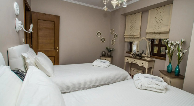 Evmorfes Villas