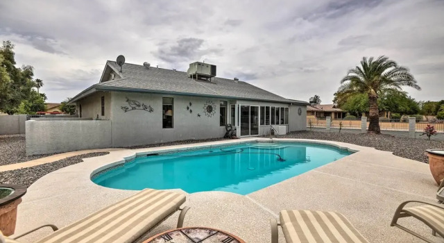 Коттедж 1 Mi to Golf! Family-friendly Sun City West Home