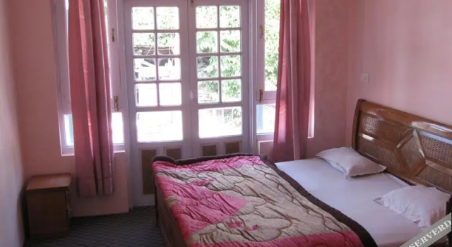 Hotel Gulistan, Забронировать Отель Сринагар Jammu & Kashmir Ski