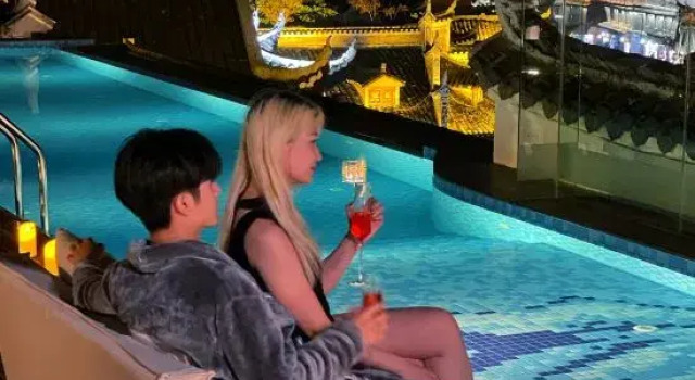 Mount Villa By T Residence (Viral infinity pool & rooftop bar | Perfect photo spot), Boek Villa 5-sterren hotels in Hunan, 5*