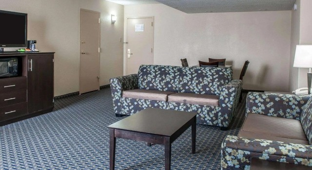 Двухместный люкс Quality Inn Terre Haute University Area