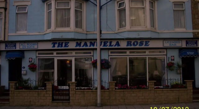 The Manuela Rose, Забронировать Отель Отели Блэкпул 3 звезды, рядом с Конференц-центр Winter Gardens, 3*