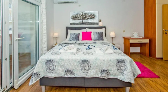 Студия с балконом и с красивым видом из окна Apartments Bubalo