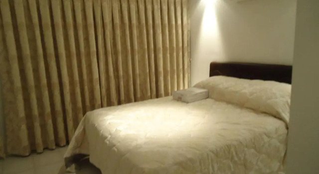 Babylon 66 An Outstanding Holiday Home Ticks Every box, Rezerwuj Apartament Hotele w Side Coast z basenem, Basen