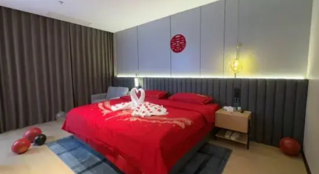 Люкс Deluxe Country Inn & Suites by Radisson Hotel (Yuncheng Xinghe Square)
