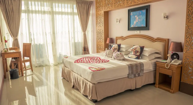 Бунгало Executive Ocean Blue Ngwe Saung Beach Hotel