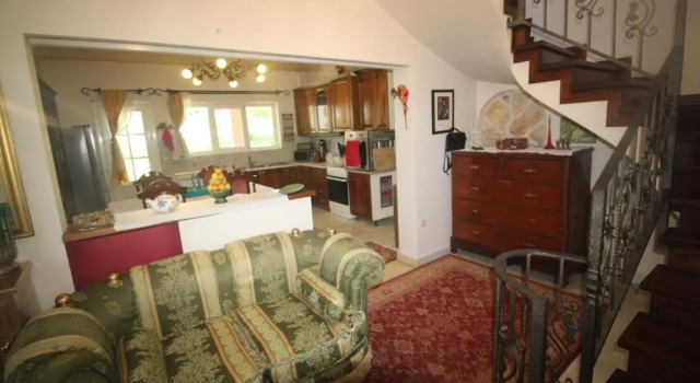 Вилла Private Villa AKOBARA, 2km from city center
