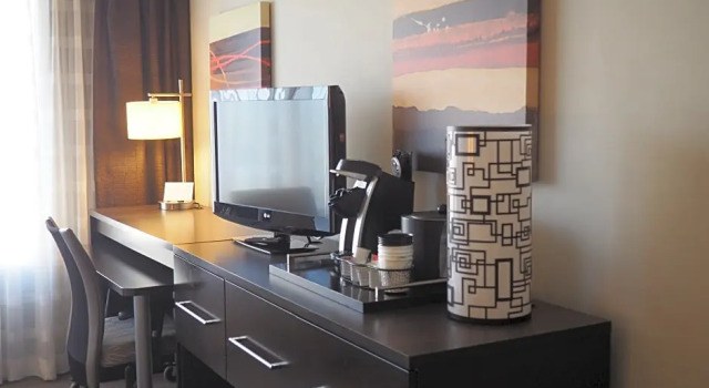 Четырёхместный номер Standard с видом на бассейн Holiday Inn Harrisburg I-81 Hershey Area by IHG