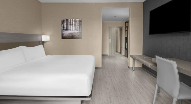 Двухместный номер Standard AC Hotel St. Louis Clayton