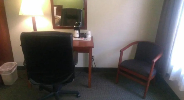 Номер Standard Days Inn by Wyndham New Haven