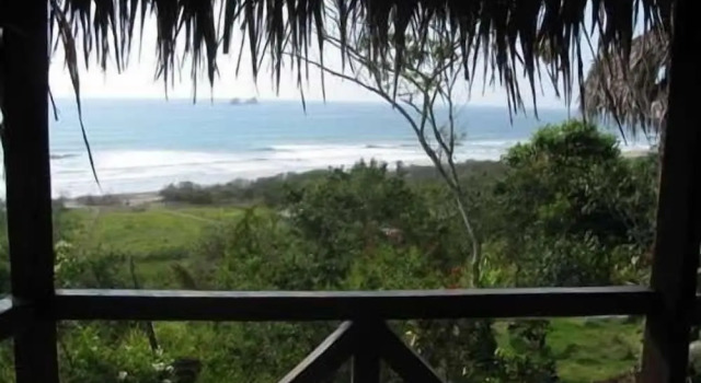 Bungalow mit Balkon Finca Punta Ayampe