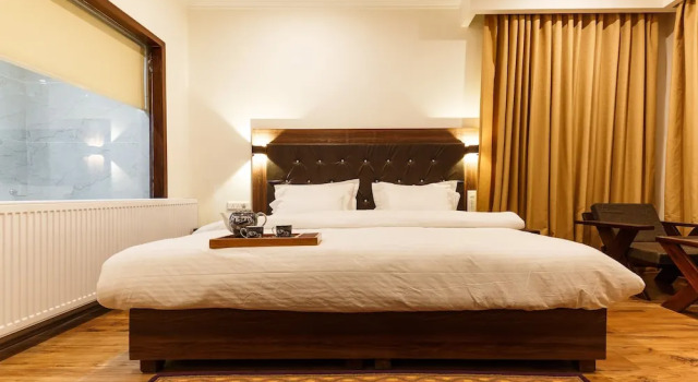 Hotel Leh Plaza, Забронировать Отель Отели Джамму и Кашмира с парковкой, Парковка
