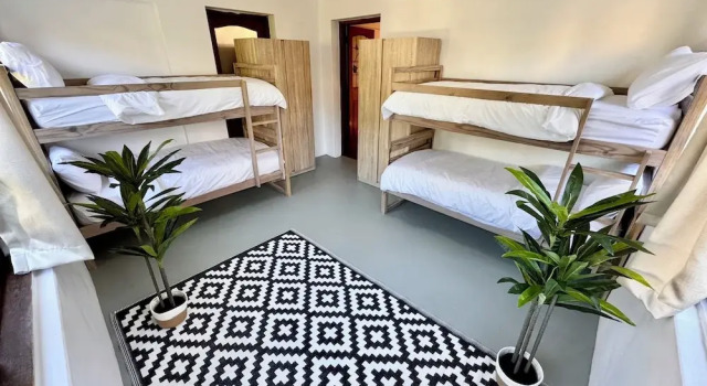 Soul Fam Hostel - LGBTQ Inclusive, Забронировать Хостел Отели Кейптауна с завтраком, рядом с The Springbok Experience Rugby Museum, Завтраки