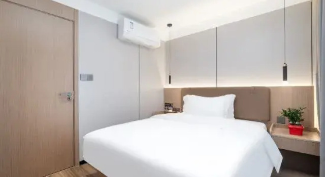 Люкс Comfort Lihua Mercure Hotel (Shenzhen Nanshan Window of the World)