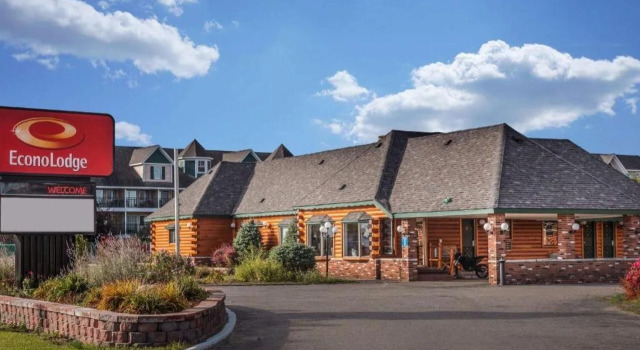 Econo Lodge Mackinaw City, Забронировать Отель Отели Макино-Сити с завтраком, рядом с Гольф-клуб Animal Tracks Adventure, Завтраки