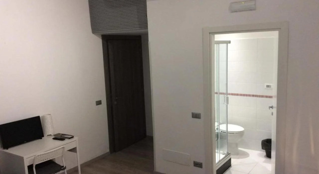 WhatsHouse Roma, Book Hotel Hotels in Ostiense with Parking, Parking