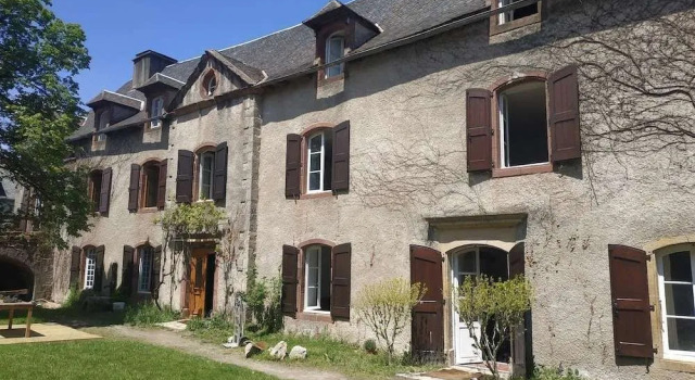 L' Arche d' Yvann, Rezervați Hotel Campuac Languedoc-Roussillon