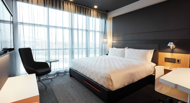 Двухместный номер Standard с видом на реку Alt Hotel Calgary East Village
