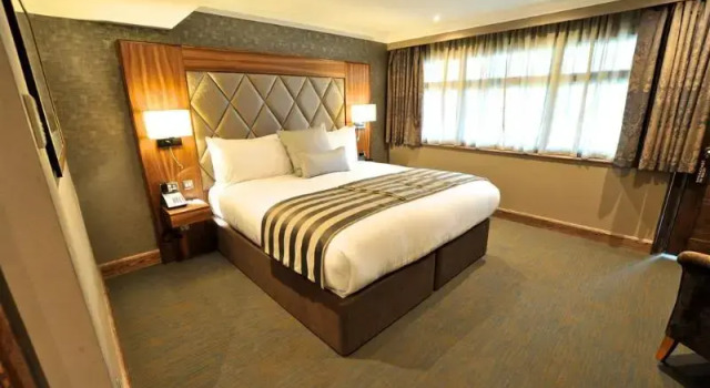 Полулюкс Classic Frensham Pond Country House Hotel & Spa