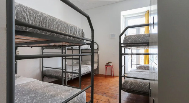 Kab+1 Hostel, Забронировать Хостел Хостелы Лиссабона, рядом с Дом-музей Фернанду Пессоа, Хостел