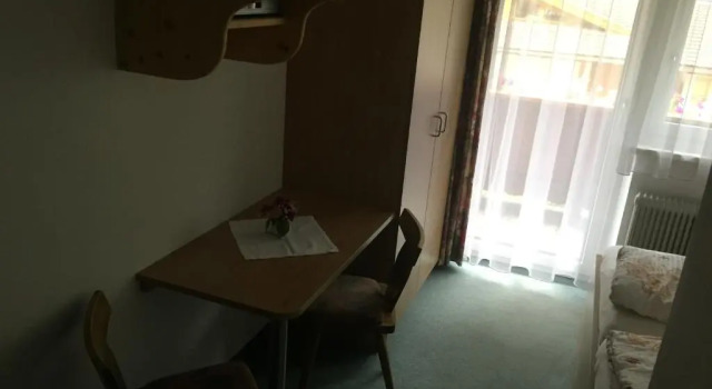 Haus am Gletscher, Rezerwuj Hostel Hotele w Tyrol z parkingiem, Parking