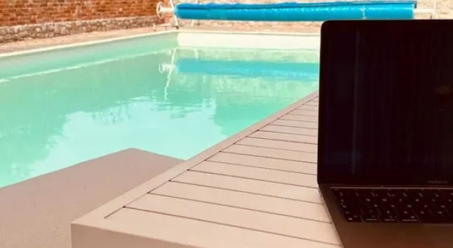 Stunning 6-bed Country House With Heated Pool, Reservar Casa de férias Casas de campo em Merseyside, Casa de campo / Cottage