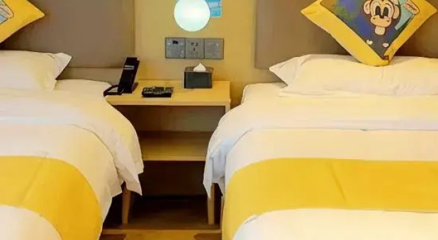 Семейный люкс с красивым видом из окна Elong Me Anlai Hotel (Huangshan Yi County Hongcun Scenic Area)