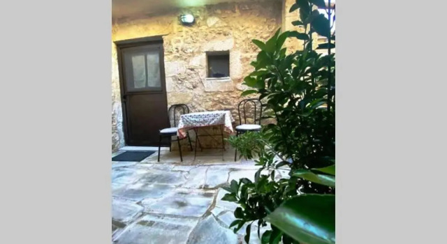 Коттедж Nikos Traditional House