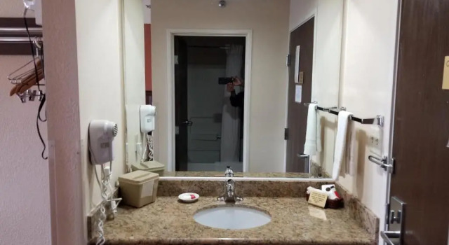 Номер Standard Briarwood Inn