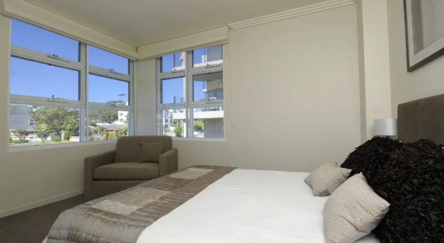 Oasis, Unit 9/5 Laman Street