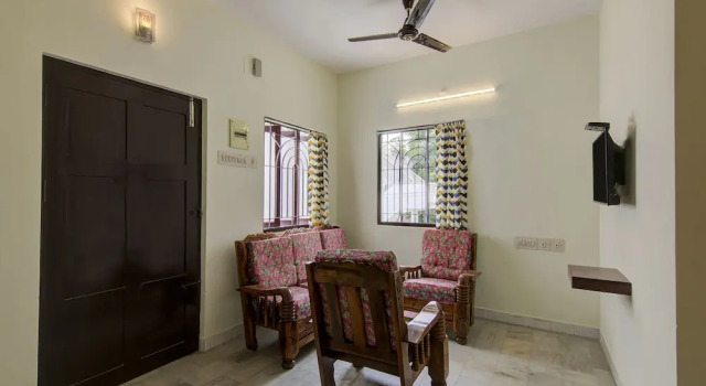 OYO 15221 Home Elegant 2BHK Near Anna Nagar