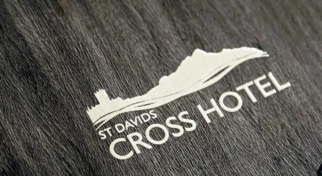 Номер Comfort St. Davids Cross Hotel