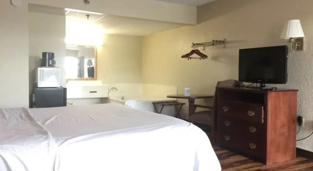Rodeway Inn On The Parkway