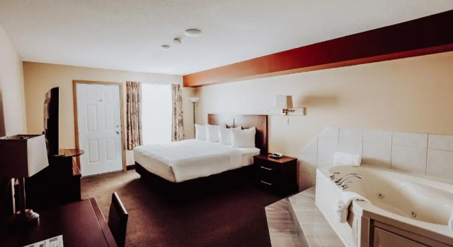 Номер Standard с видом на озеро La Place Rendez-Vous Hotel