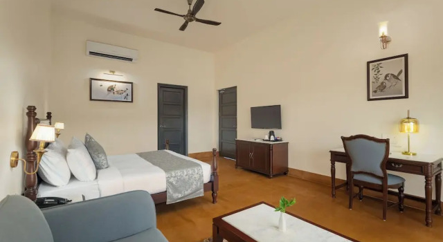Люкс Luxury Sarasiruham Resort - Private Pool Villa in Udaipur