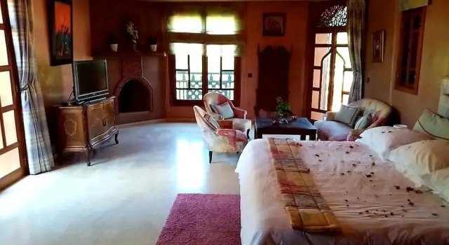 Maison d'hôtes Souleymane, Забронировать Отель Отели Марракеш-Тенсифт-Эль-Хауз с парковкой, Парковка
