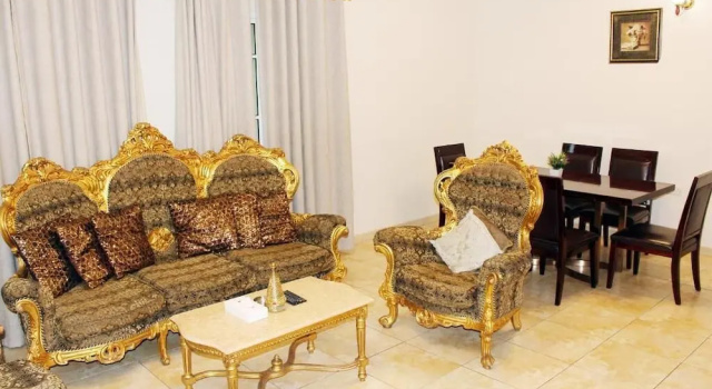 Семейная студия Sahara Hotel Apartment