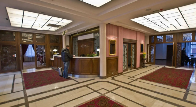 Hotel Dyplomat, Забронировать Отель Отели Мазурия с парковкой, Парковка