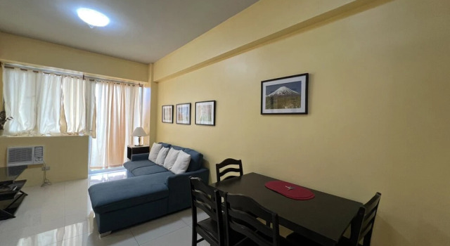 Del'S Condotel across NAIA Terminal 3