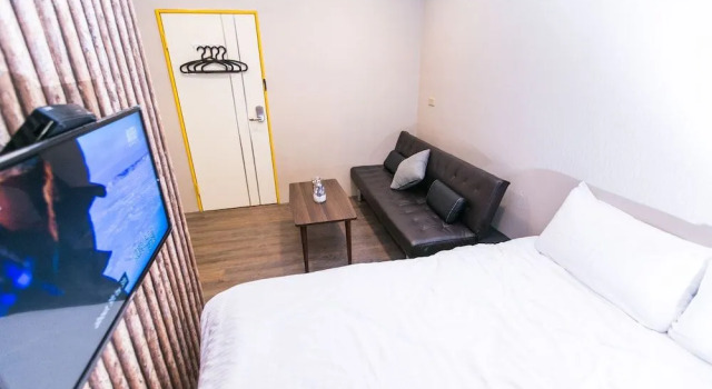 Taichung 213 corner homestay