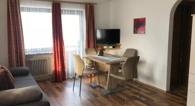 Appartment Spoettl, Prenota Hotel Hotel a Tirolo con parcheggio, Parcheggio