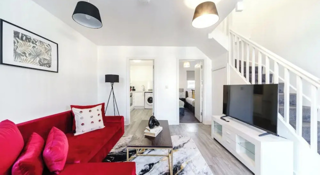 Апартаменты Whitchurch 2 Bedroom Flat near Hospital